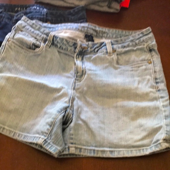 Shorts - Picture 1 of 2